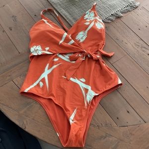NEW O’Neill Slater One Piece Bathing Suit